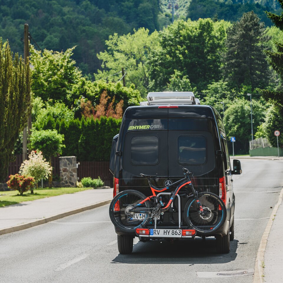 Fourgon aménagé avec porte vélo HYMER