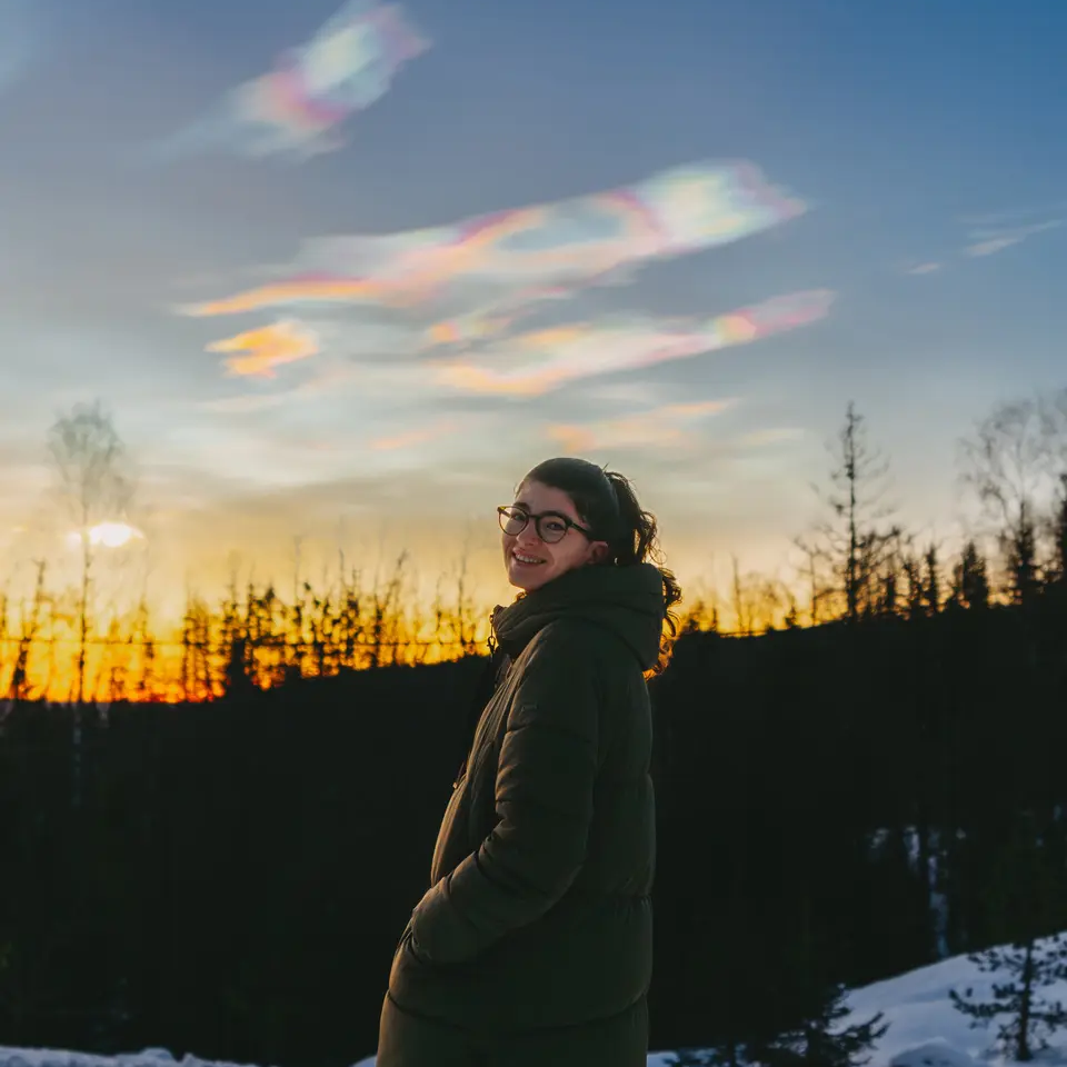 Vrouw in de zonsondergang